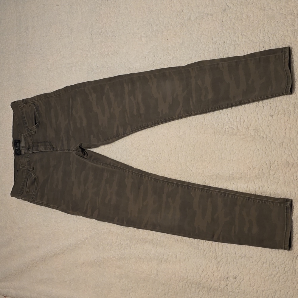 Lucky Brand Camouflage Brooke Legging Jeans